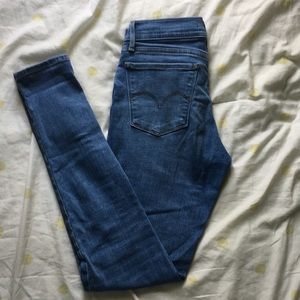 Levi’s 710 Super Skinny Jeans Light Wash Waist 27